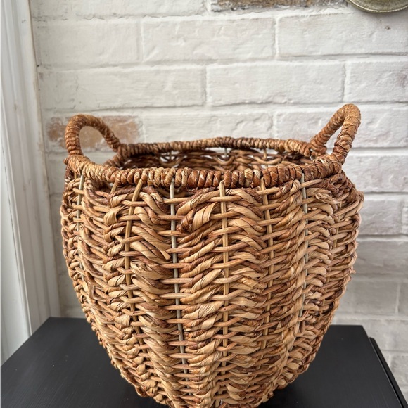 Woven Basket Home Accent - Picture 13 of 14